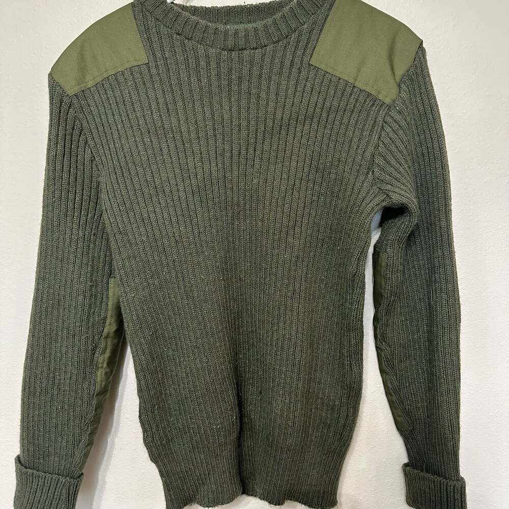 Cabelas 100% Pure Wool Military Style Commando Sweater. Elbow/ Shoulder Patches
